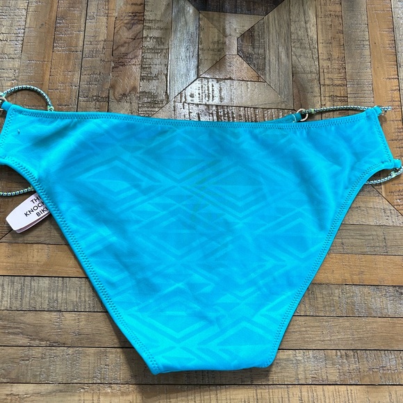 NWT Victoria’s Secret ‘The Knockout’ Bikini Bottoms - Picture 2 of 6